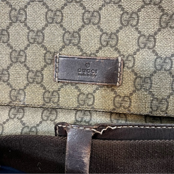 GUCCI GG Supreme Canvas Diaper Bag - Picture 2 of 16